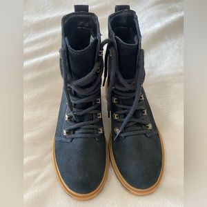 SOREL 
WOMEN'S LENNOX™ LACE WATERPROOF BOOT